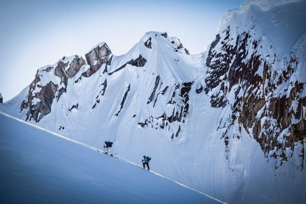 Jumbo_SkiersClimb_GarrettGrove